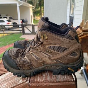 Merrell hiking boots men’s. Used but not abused
